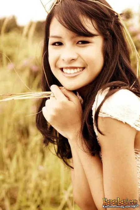 Foto Maudy Ayunda