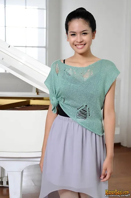 Foto Maudy Ayunda