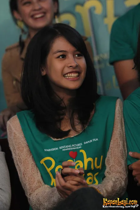 Foto Maudy Ayunda