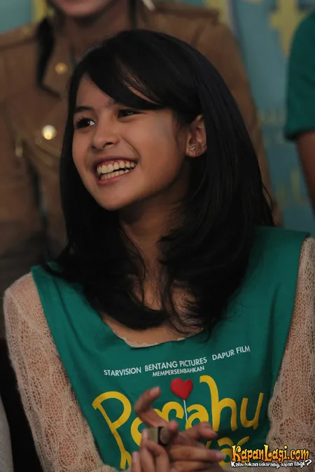 Foto Maudy Ayunda