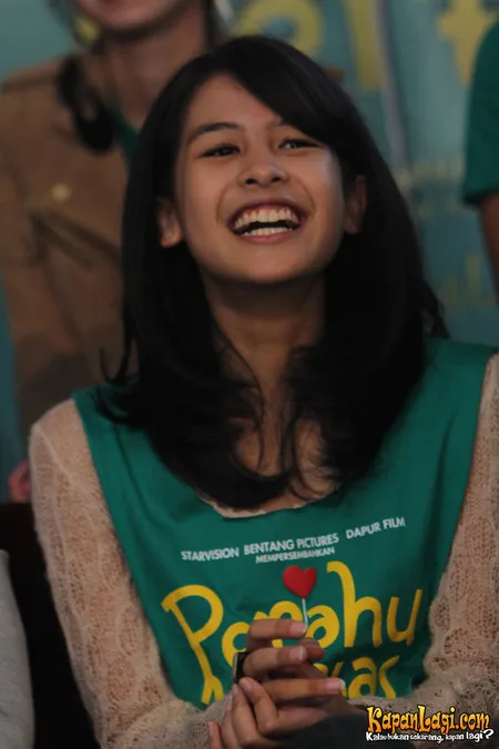 Foto Maudy Ayunda