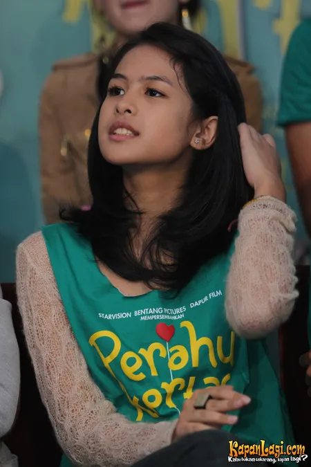 Foto Maudy Ayunda