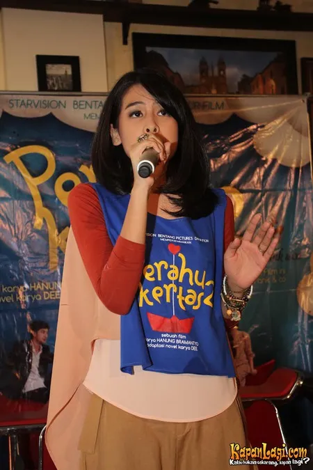 Foto Maudy Ayunda