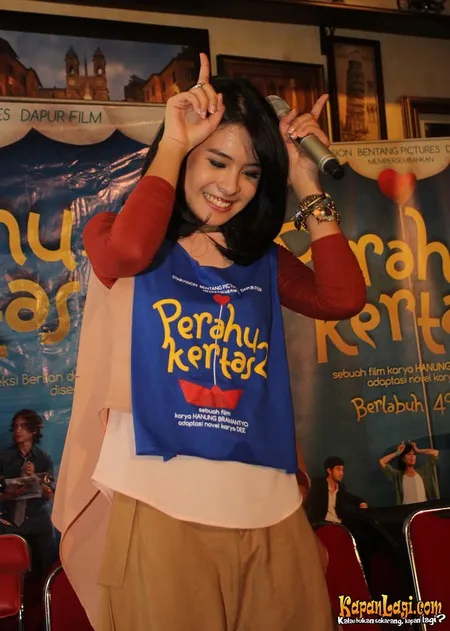 Foto Maudy Ayunda