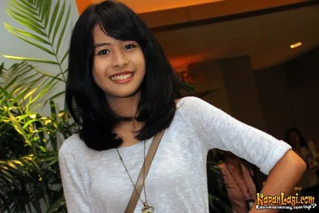 Foto Maudy Ayunda
