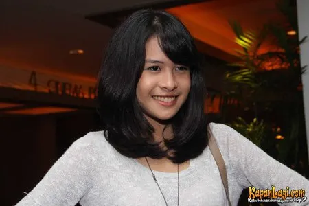 Foto Maudy Ayunda