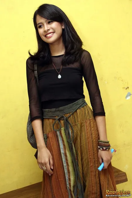 Foto Maudy Ayunda