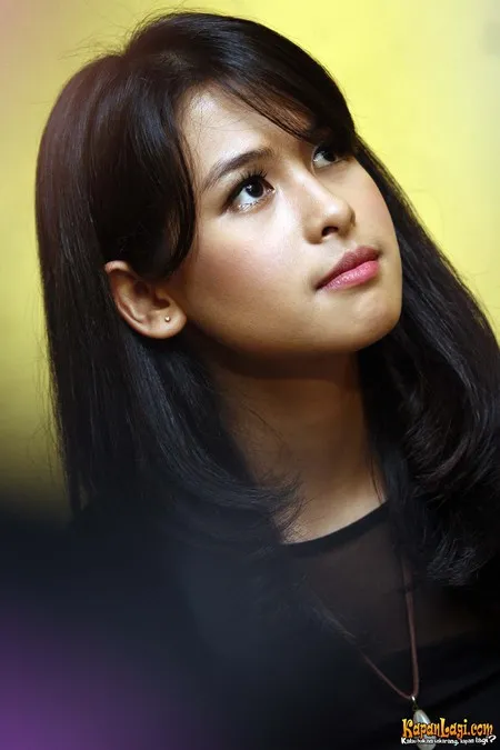 Foto Maudy Ayunda