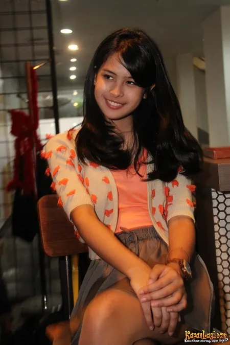 Foto Maudy Ayunda