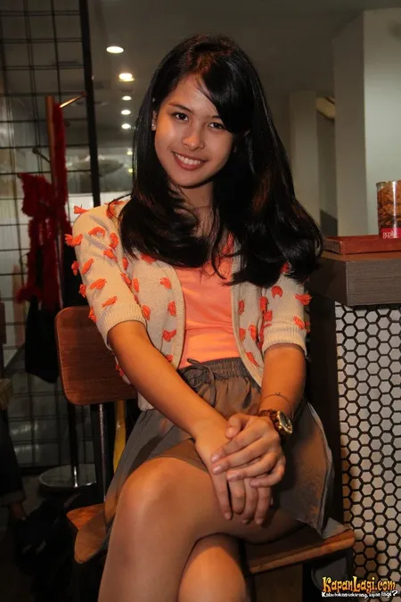 Foto Maudy Ayunda