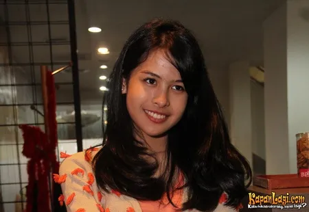 Foto Maudy Ayunda