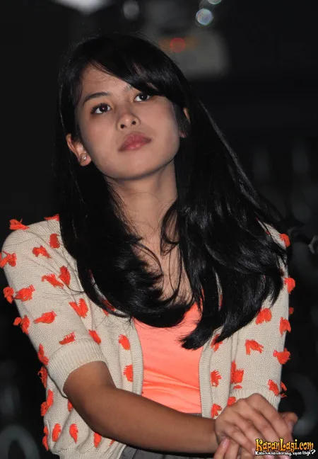 Foto Maudy Ayunda