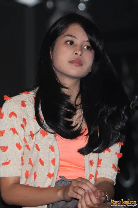 Foto Maudy Ayunda