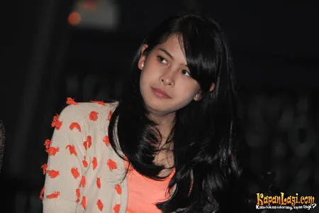 Foto Maudy Ayunda
