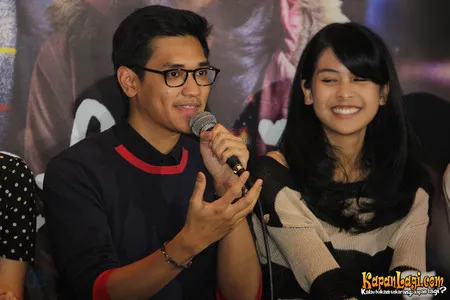 Foto Maudy Ayunda