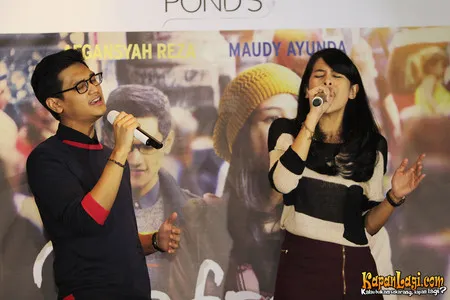 Foto Maudy Ayunda