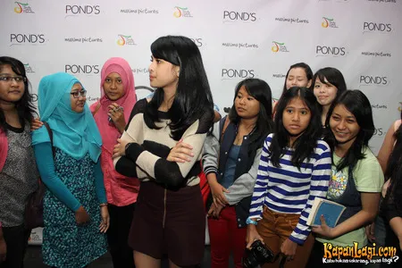 Foto Maudy Ayunda