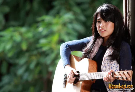 Foto Maudy Ayunda