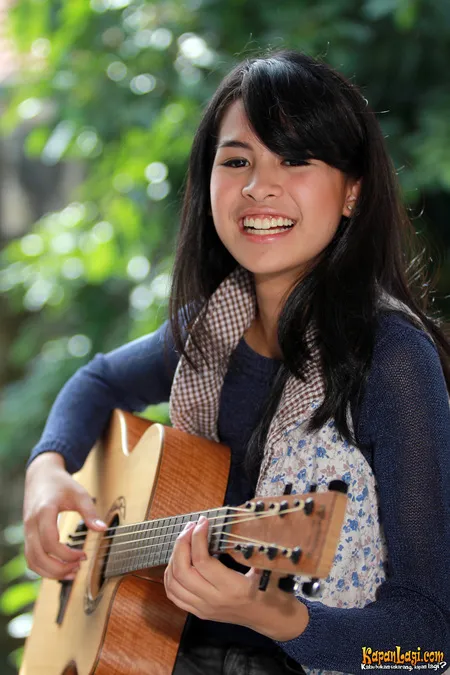 Foto Maudy Ayunda