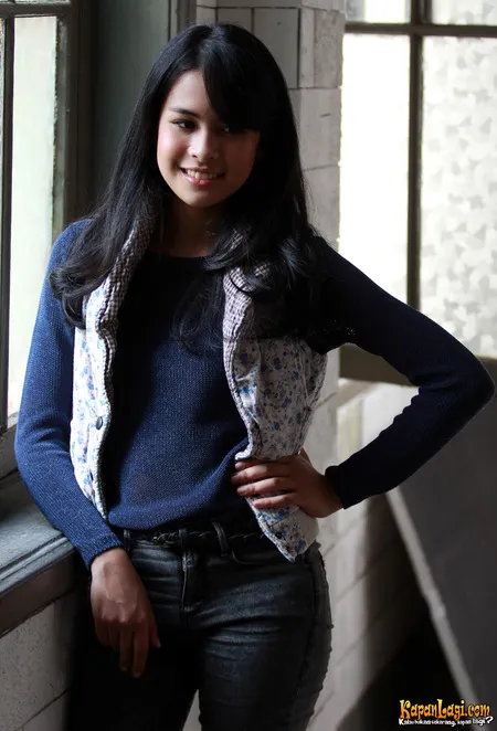 Foto Maudy Ayunda