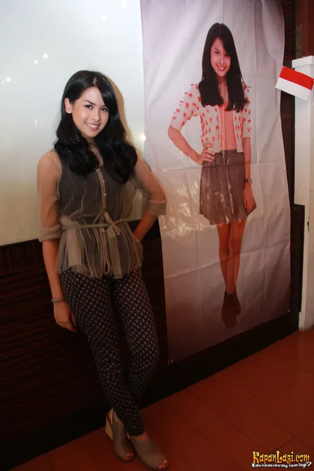 Foto Maudy Ayunda