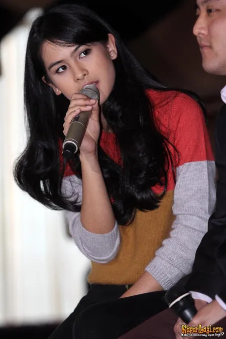 Foto Maudy Ayunda
