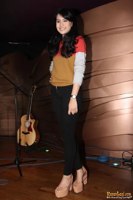 Foto Maudy Ayunda
