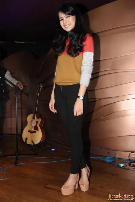 Foto Maudy Ayunda