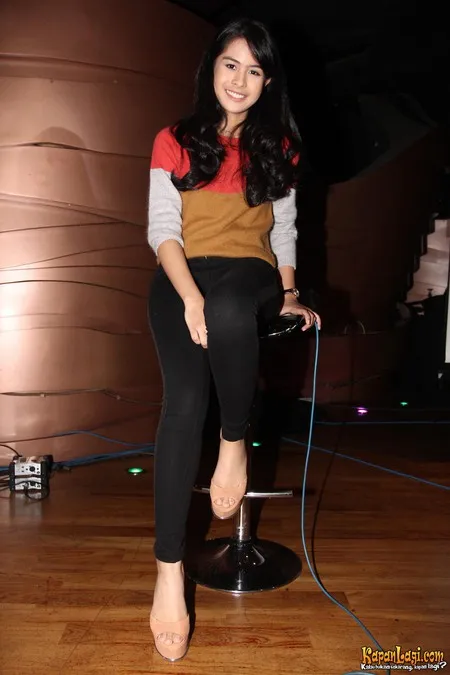 Foto Maudy Ayunda
