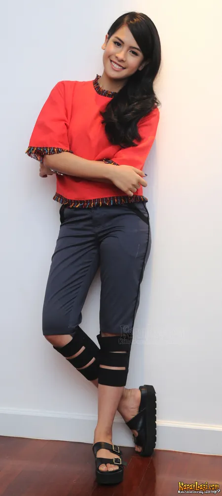Foto Maudy Ayunda