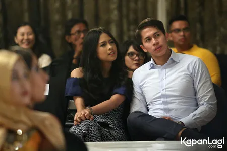 Foto Maudy Ayunda