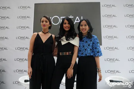 Foto Maudy Ayunda