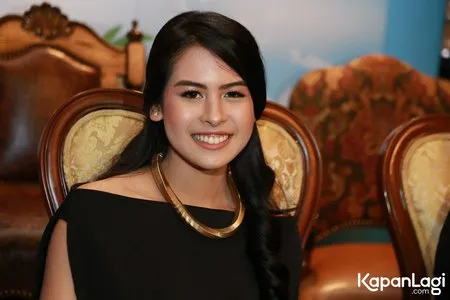 Foto Maudy Ayunda