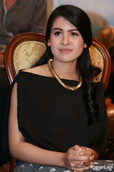 Foto Maudy Ayunda