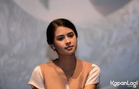 Foto Maudy Ayunda