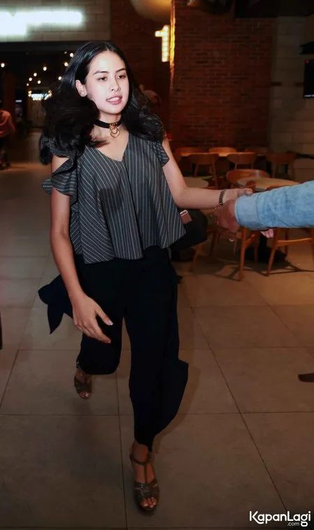 Foto Maudy Ayunda