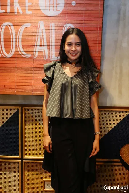 Foto Maudy Ayunda