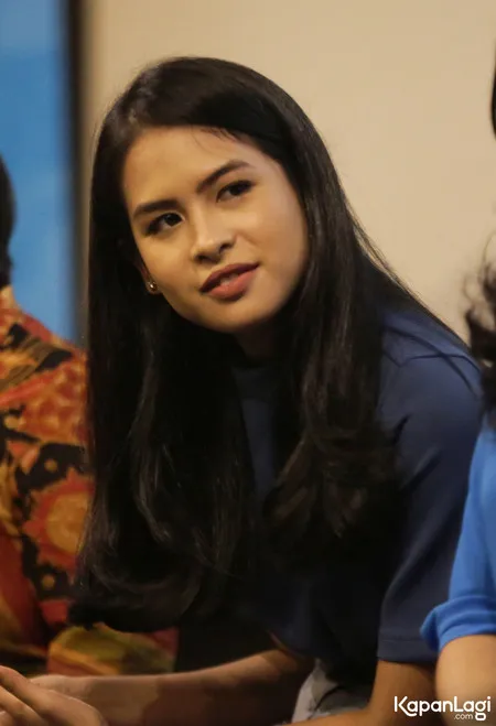 Foto Maudy Ayunda