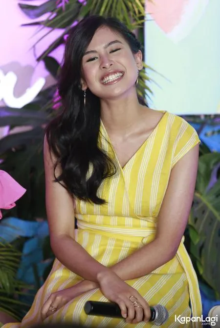 Foto Maudy Ayunda