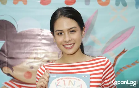 Foto Maudy Ayunda