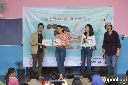 Foto Maudy Ayunda