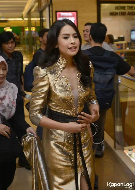 Foto Maudy Ayunda