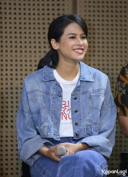 Foto Maudy Ayunda