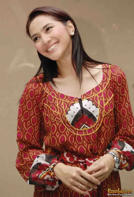 Foto Maudy Koesnaedi