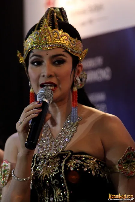 Foto Maudy Koesnaedi