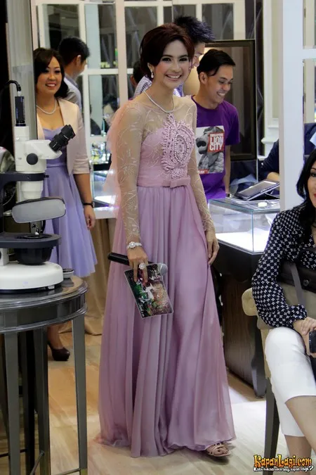 Foto Maudy Koesnaedi