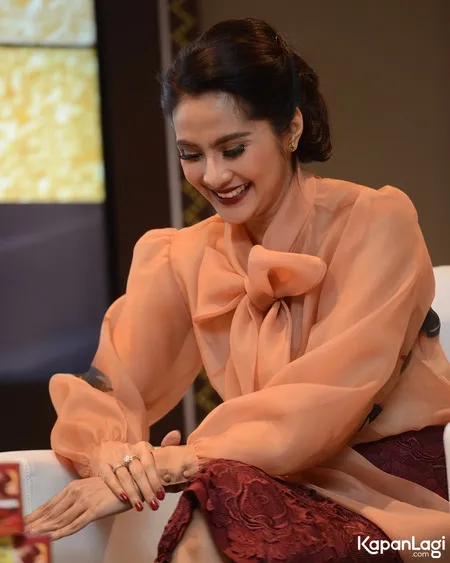 Foto Maudy Koesnaedi