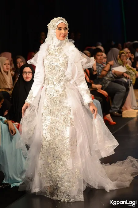 Foto Maudy Koesnaedi