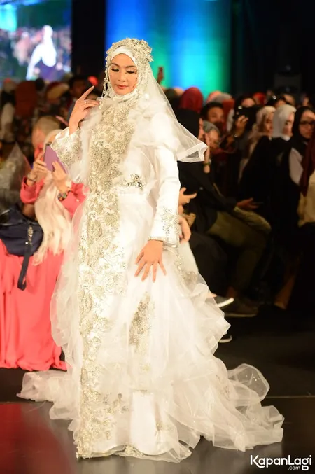 Foto Maudy Koesnaedi