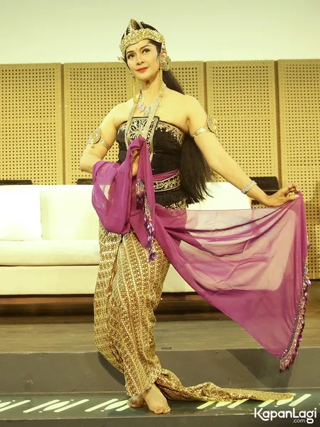 Foto Maudy Koesnaedi